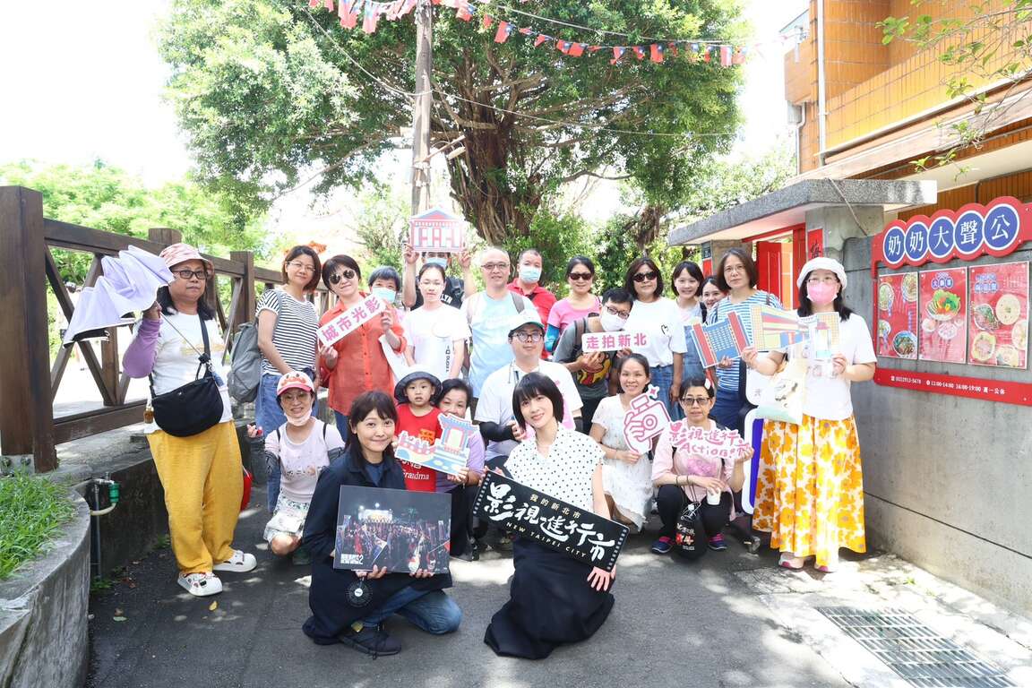 金獎小旅行由專業影評人雀雀帶路並深度導覽，金鐘獎演員連俞涵也驚喜現身，與民眾互動分享影視拍攝經歷。
