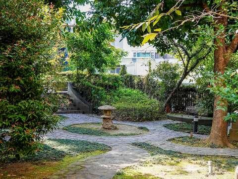 淡水木下靜涯舊居外的日式庭園