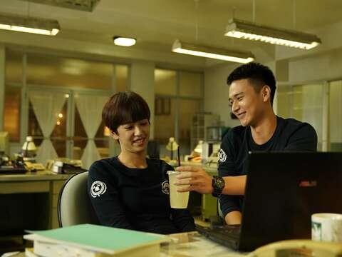 《火神的眼淚》主角群陳庭妮、劉冠廷在淡水舊地政事務所拍攝