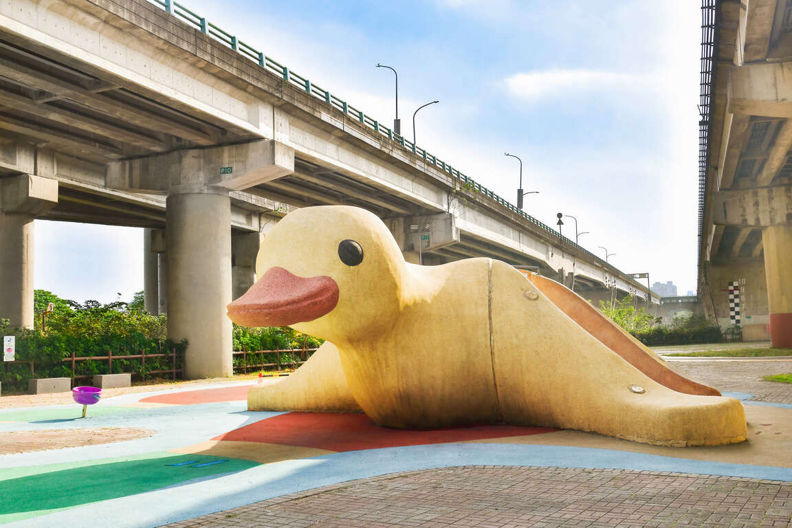 鴨鴨溜滑梯