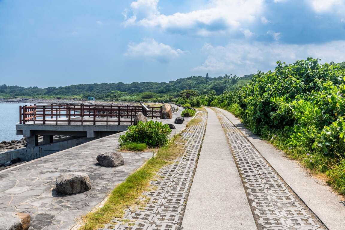 規劃完善的淡水三塊厝港灣步道