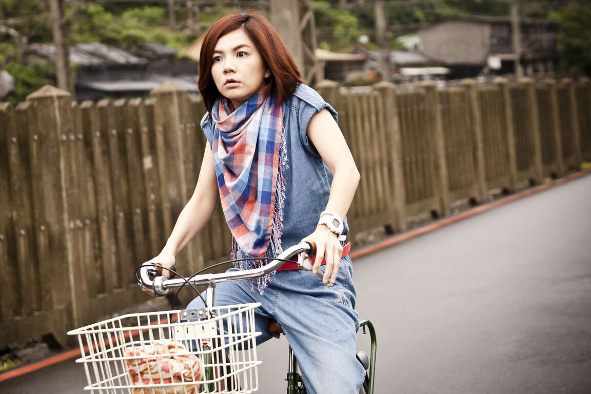 《女孩壞壞》菁桐火車站及周邊拍攝演員騎單車