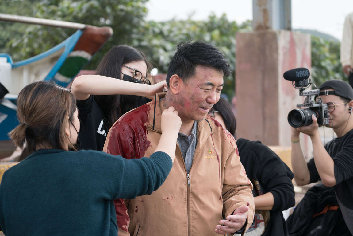 電視電影《最後一次溫柔》工作照 演員補妝