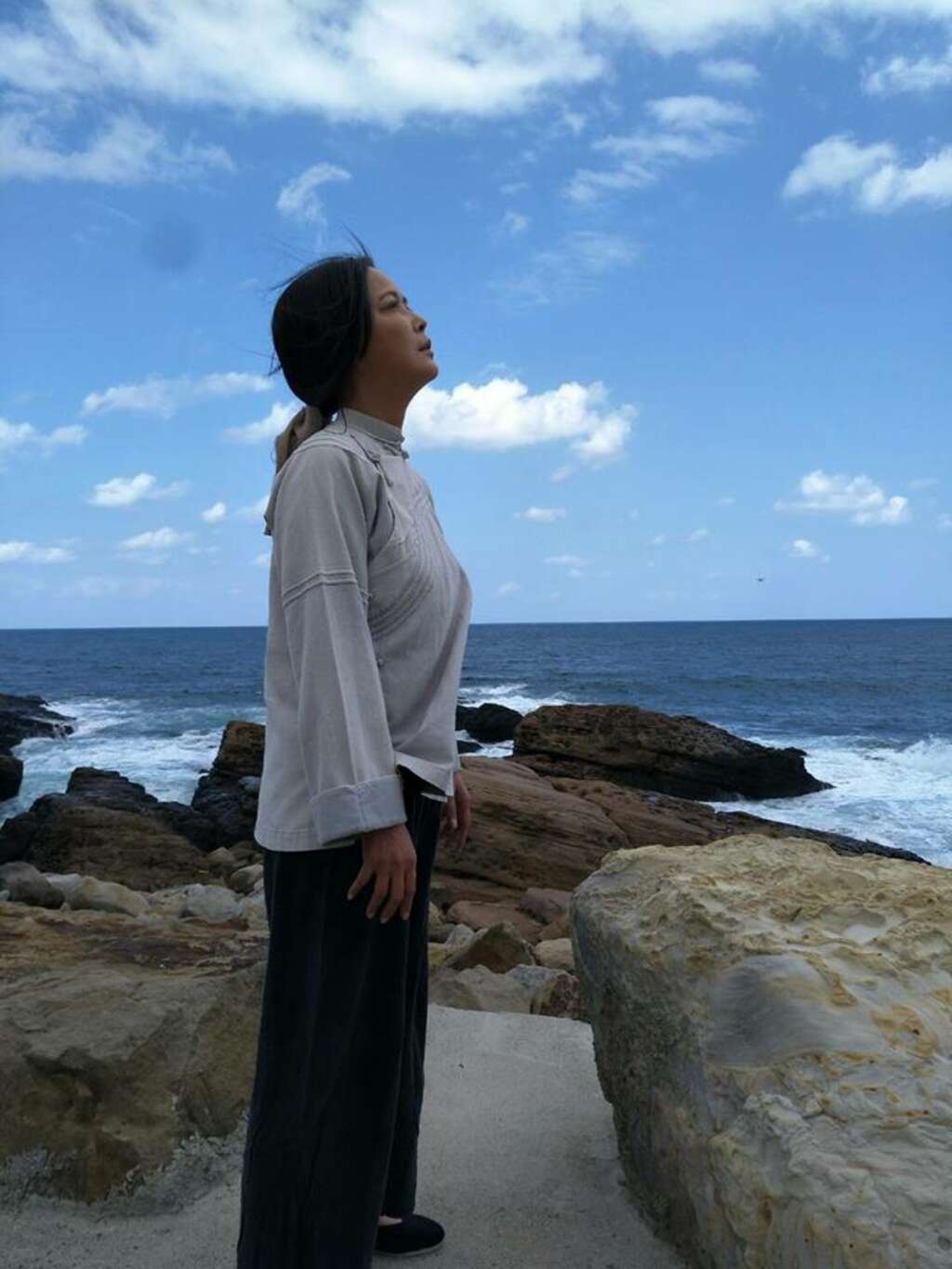 地獄中的女人-抬頭遠望