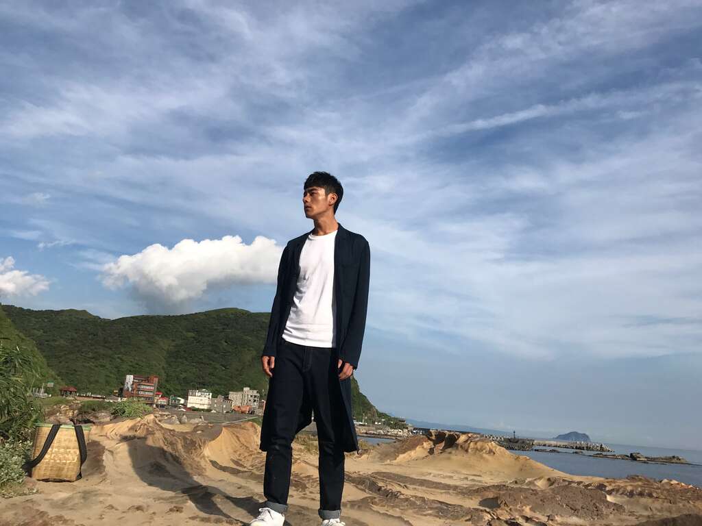 我的愛如此麻辣-站立望向遠方