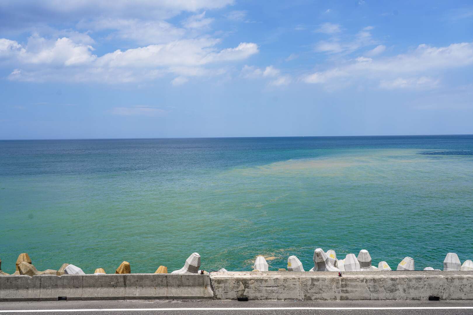 Looking at Yin-Yang Sea from the roadside