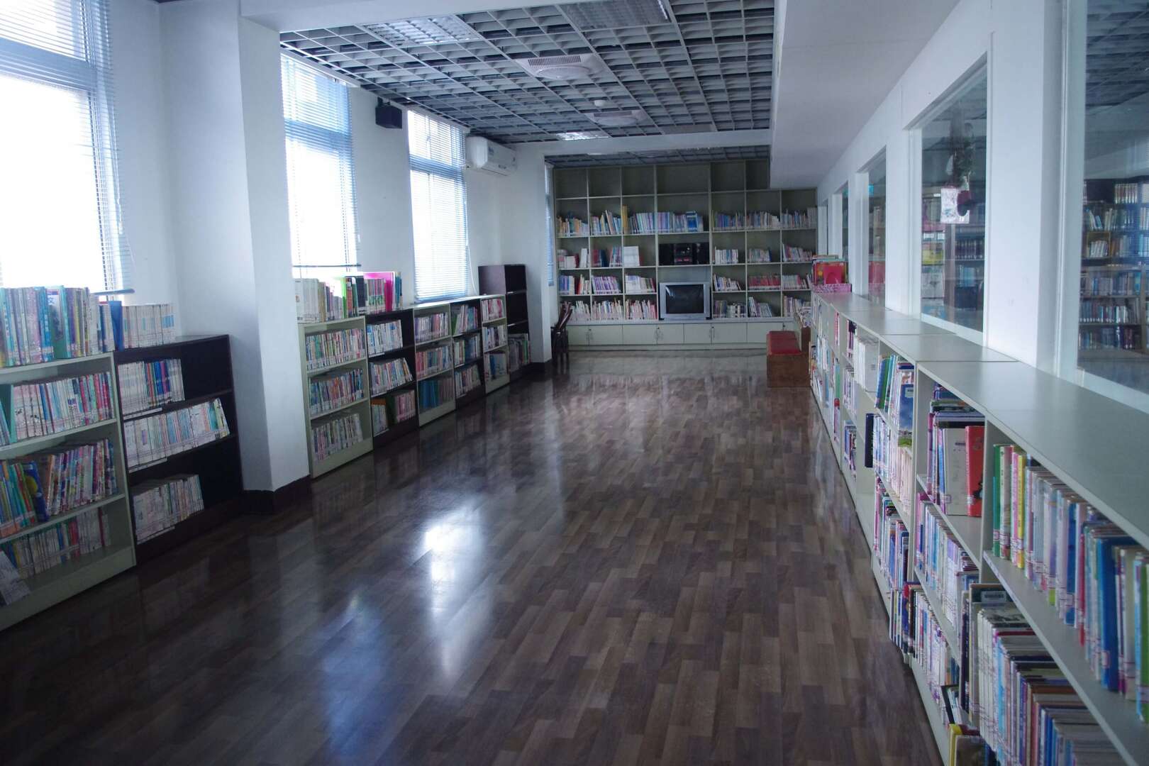 新北市立圖書館樹林東昇會館內部