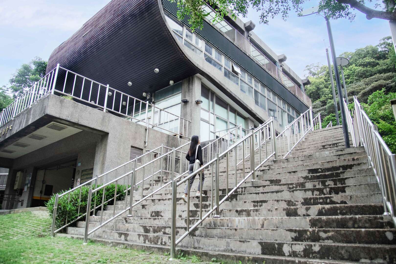歡迎來到樂山圖書閱覽室