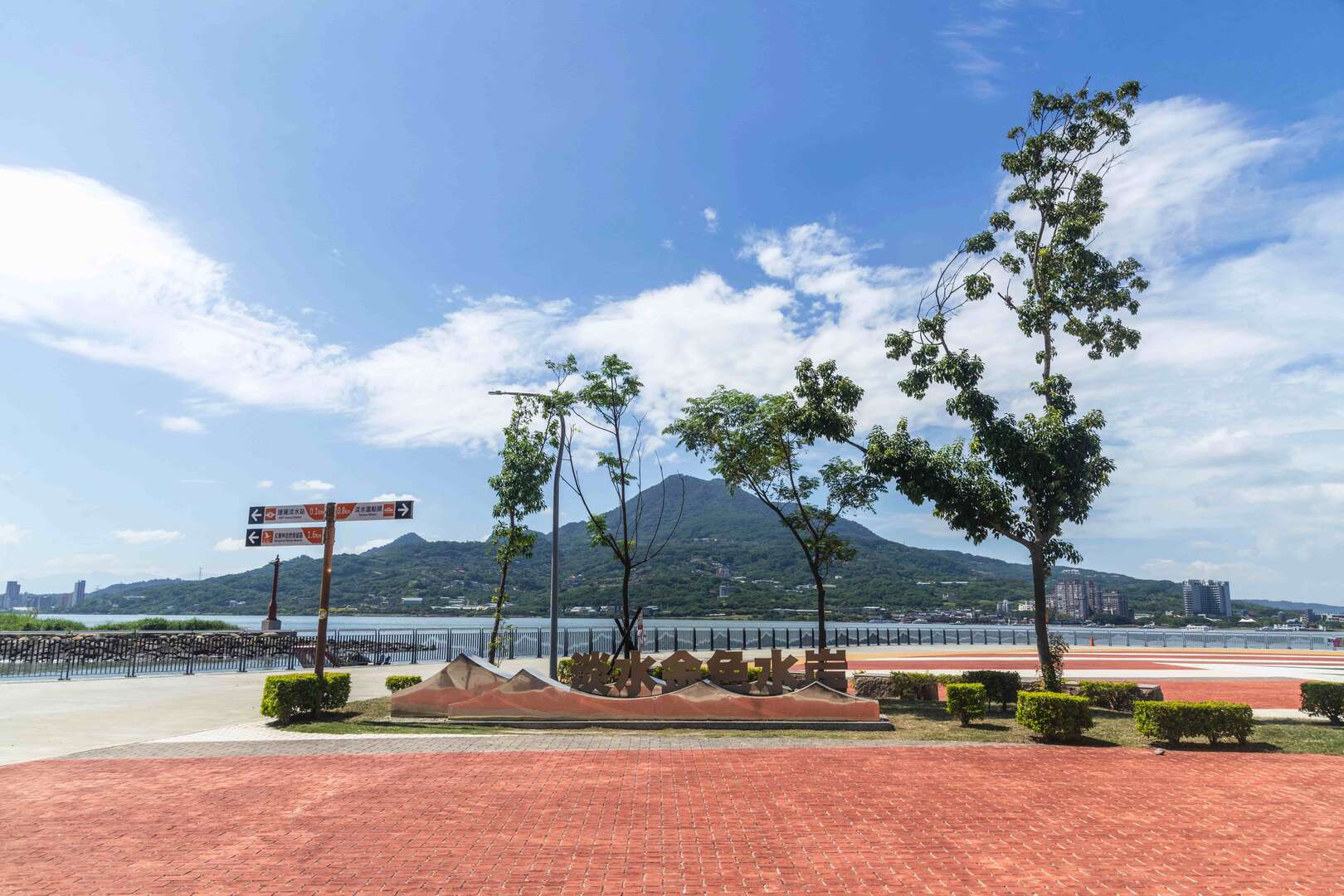 金色水岸公園廣場