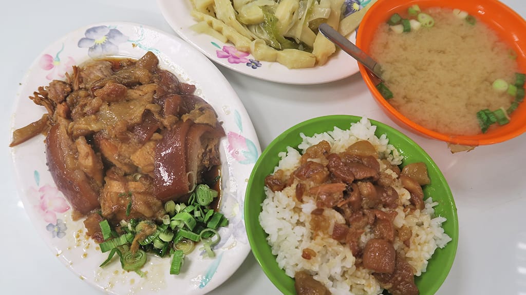 五燈獎豬腳魯肉飯